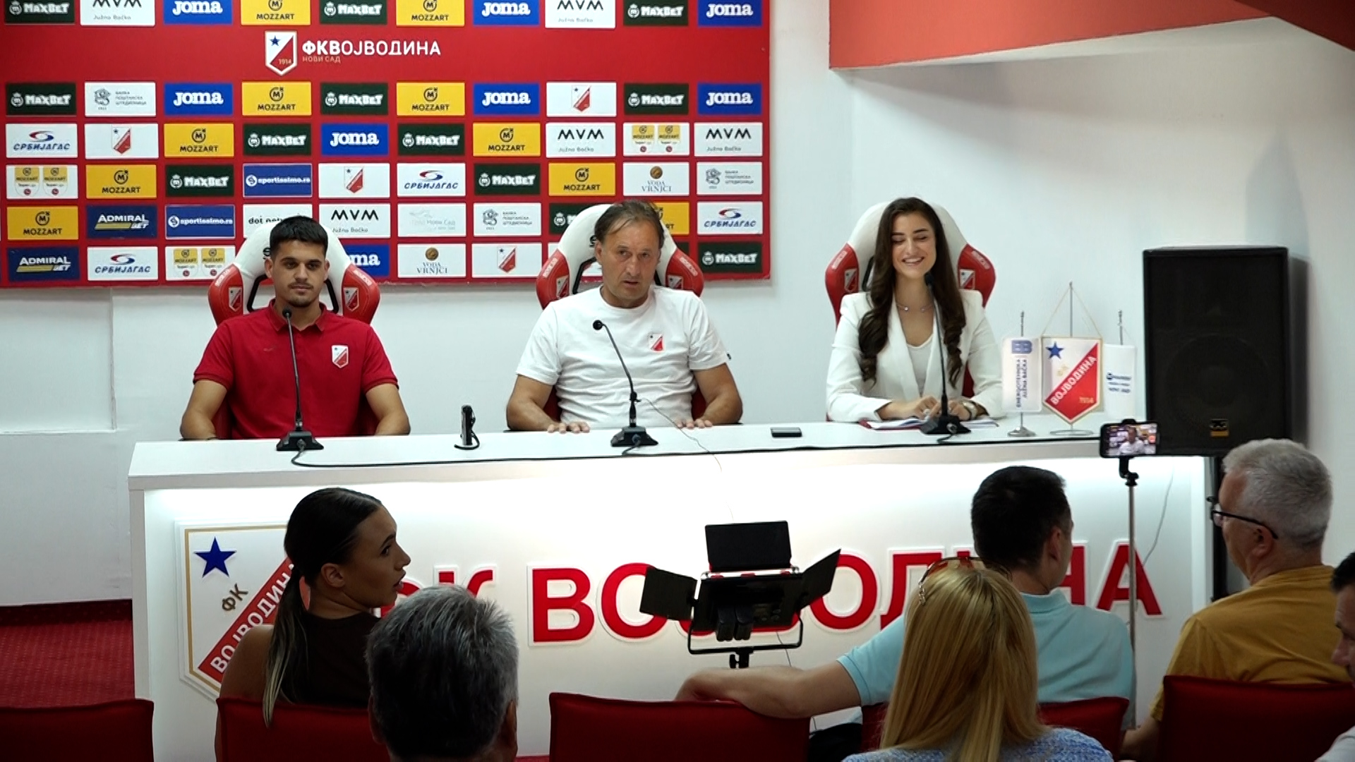 Novi Sad, konferencija za medije FK Vojvodina pred prvu utakmicu kvalifikacija za Ligu Evrope protiv madjarskog Ferencvarosa, pokrivanje